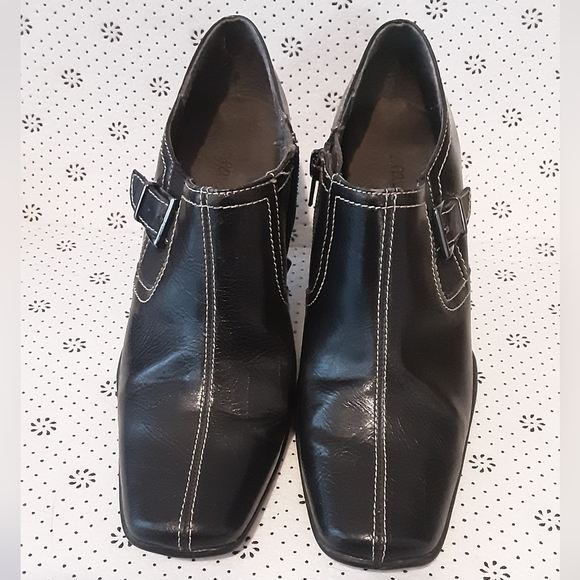 Aerosoles heeled Booties 3" Heels - Picture 2 of 8